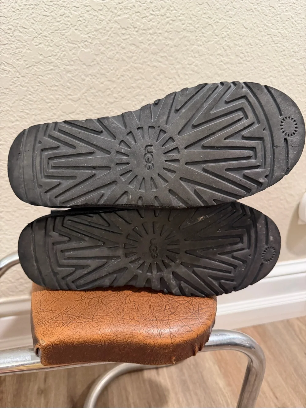UGG Men's Black Suede Chukka Boots
